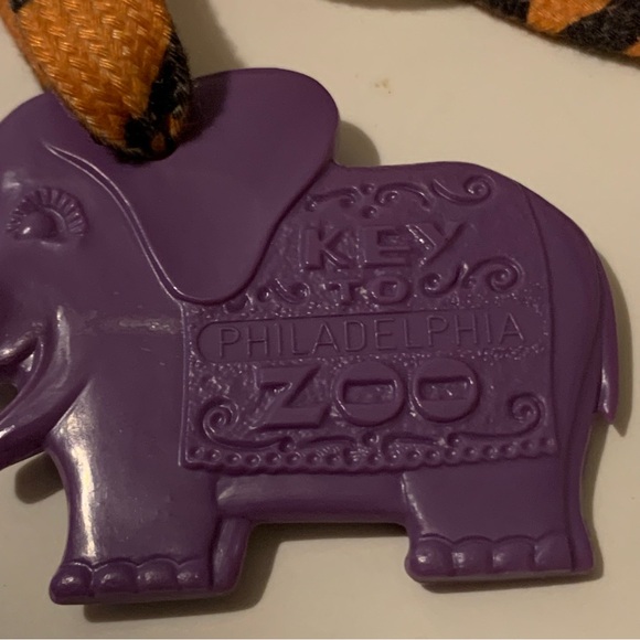 Vintage Philadelphia Zoo Elephant Key Trunkey 1980s Tiger Lanyard Rare Purple - Picture 4 of 16